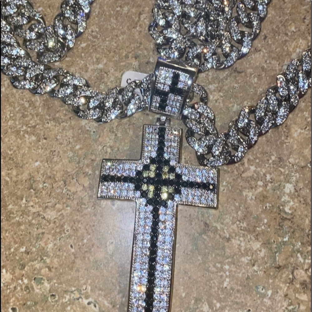 4.5 PAVE ENCRUSTED CZ CROSS WITH CUBAN  CHAIN 30!!